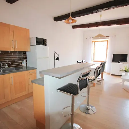 Apartment La Cite Des Peintres