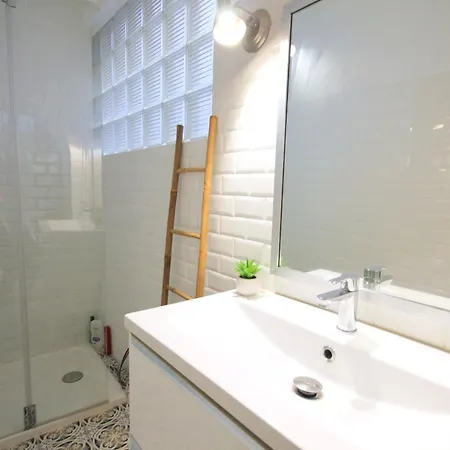 Apartment La Cite Des Peintres